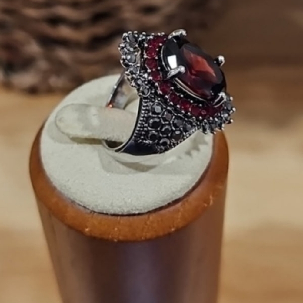 Vintage Silver and Red Garnet ColoredGemstone Ring